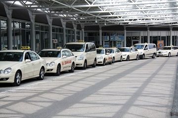 airport transport taxi service